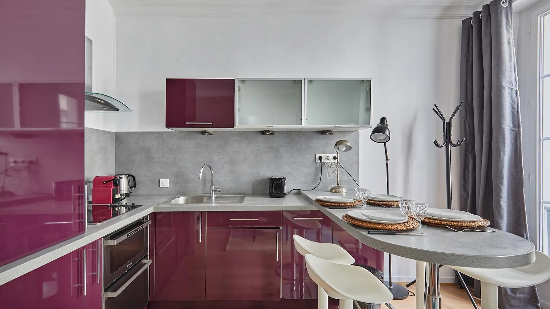 Apartment Center Of By Prestige Paris