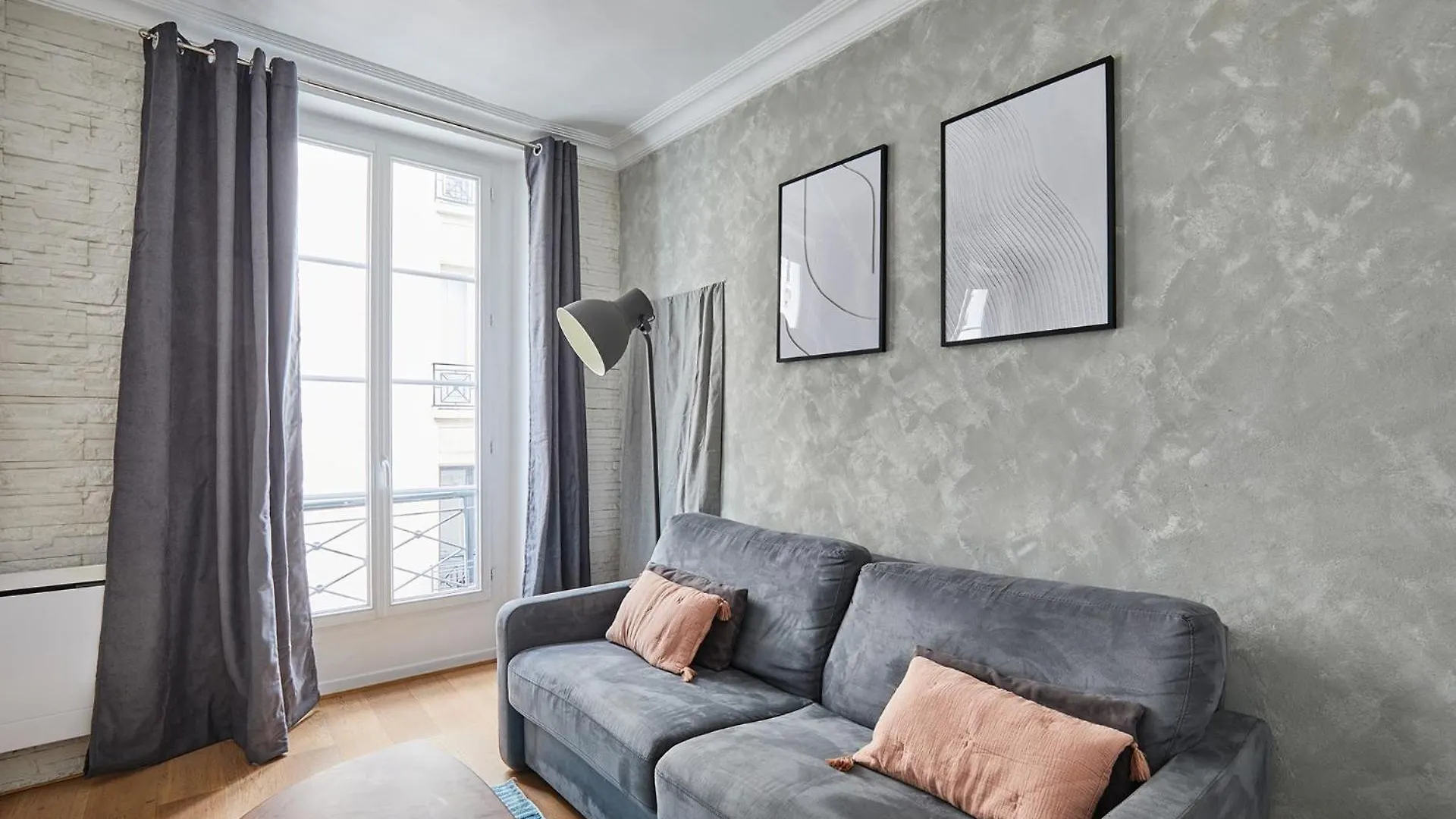 Center Of By Prestige Paris